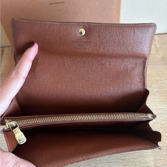 Authentic Louis Vuitton monogram wallet with box - Picture 7 of 10